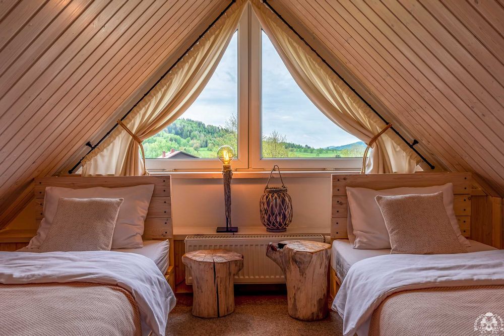 Noclegi z klimatem. Pokoje z łazienkami przy szlaku. Beskid Żywiecki.