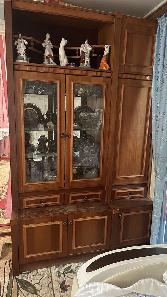 Продам Сервант