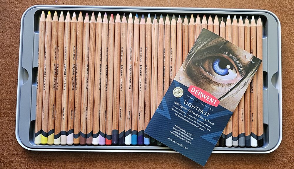 Kredki Derwent Lightfast 36 sztuk jak nowe