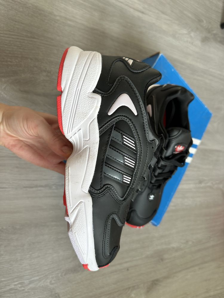 sneakaersy Adidas Falcon 2000 W