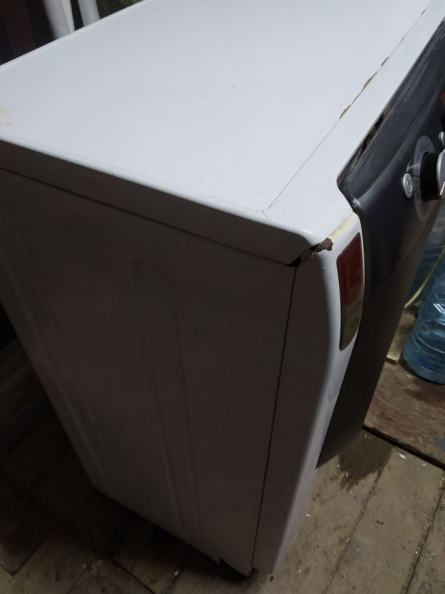 Продам стиральную машинку Ariston