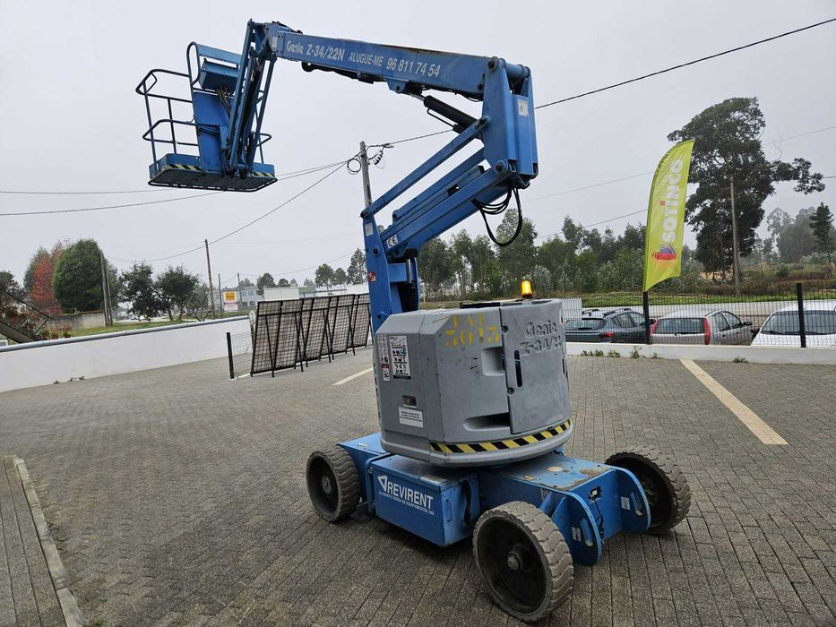 Vende plataforma articulada elétrica Genie de 12m