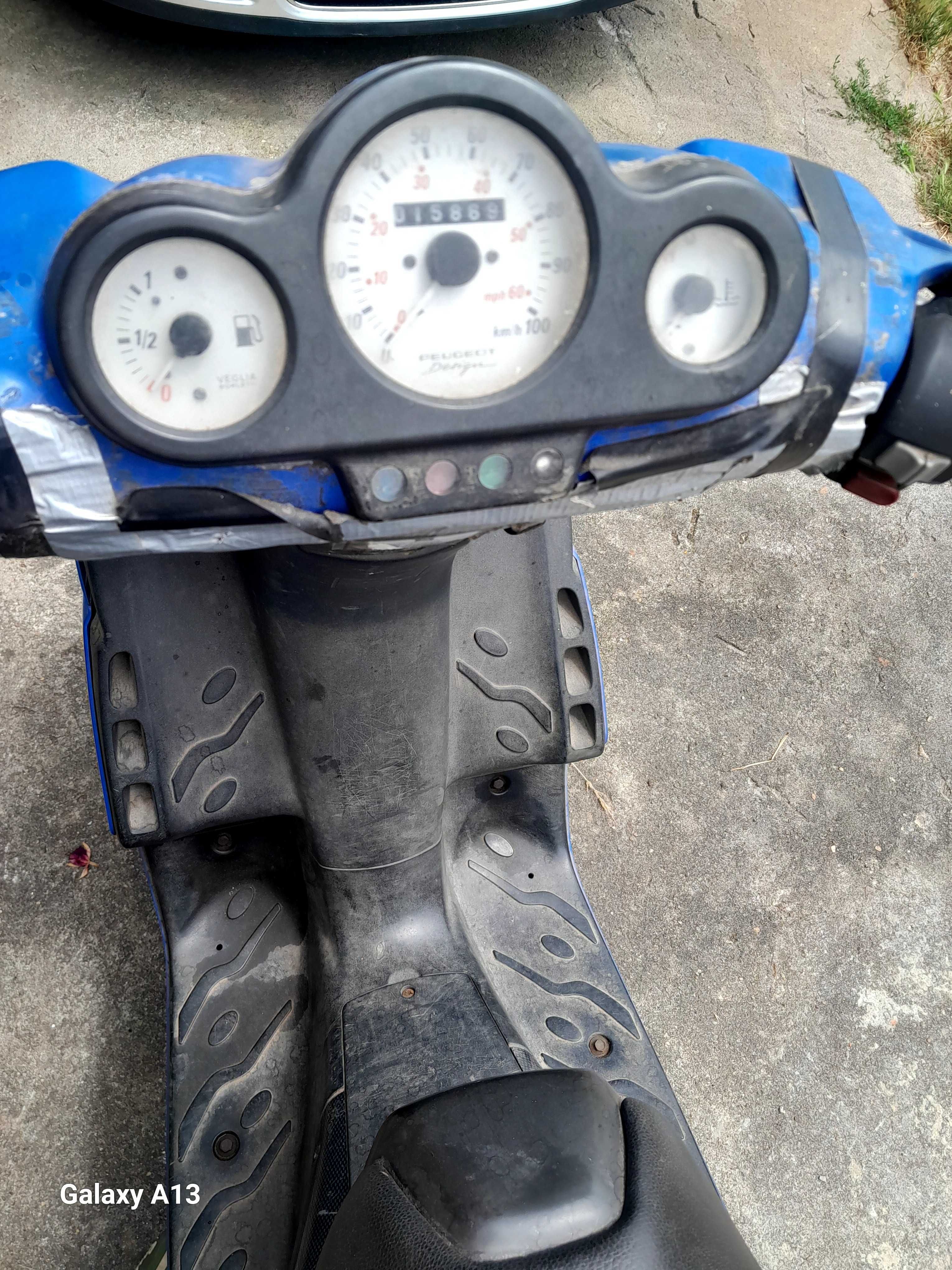 Vendese  scoter usado