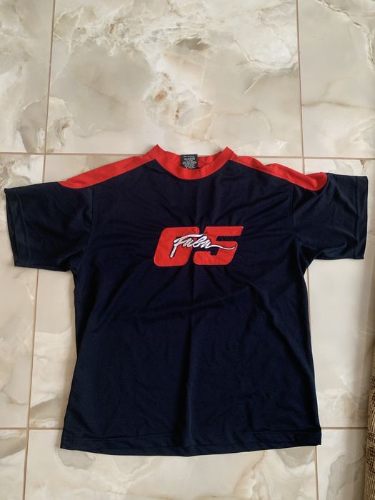 Продам фудболку Fubu