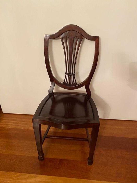 Cadeiras estilo inglês em pau santo