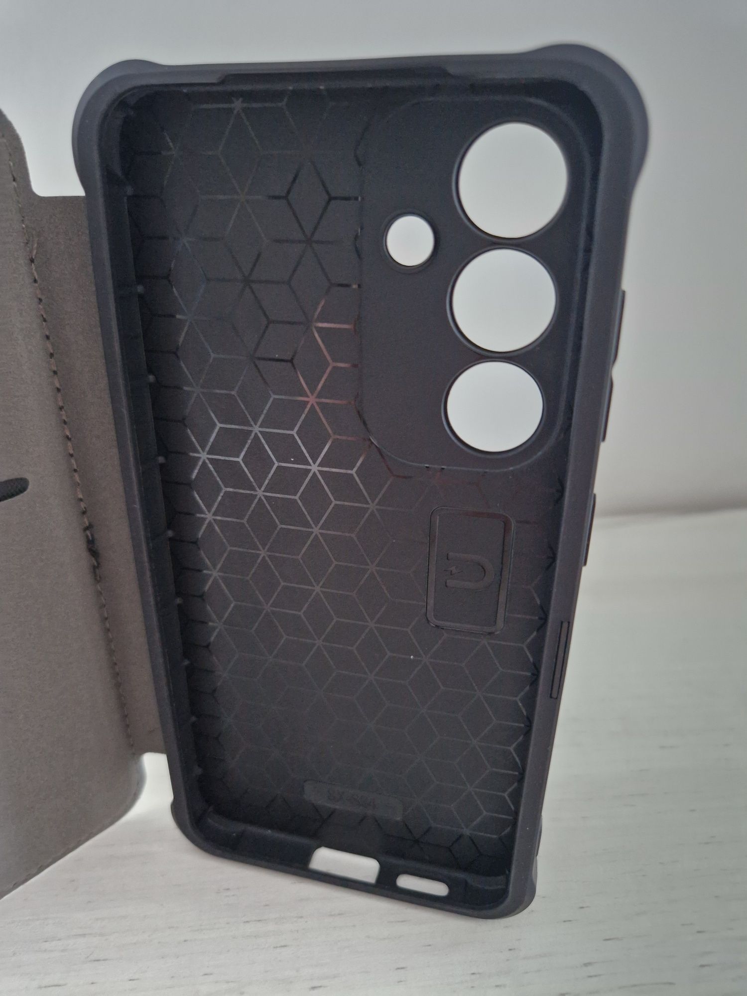 Kabura Razor Carbon Book do Samsung Galaxy S24 czarna