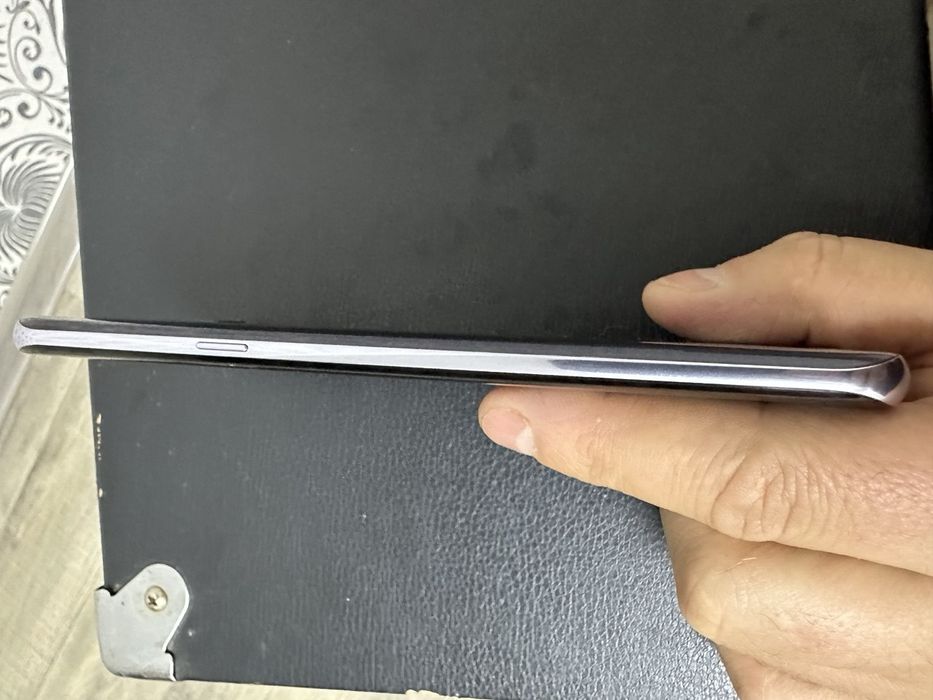 Продам Samsung S8 Plus состояние нового