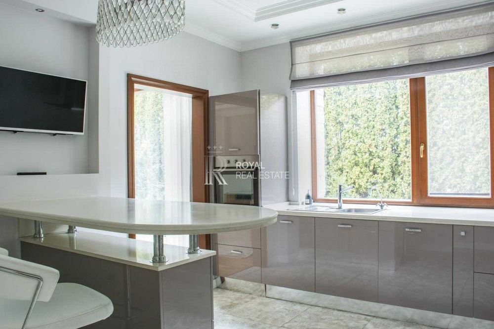 Аренда дома 327м2 КГ Солнечная Долина Романков 11 соток бассейн