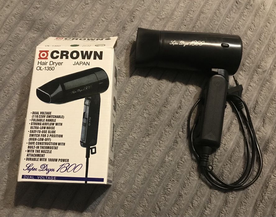 Портативний фен Crown.