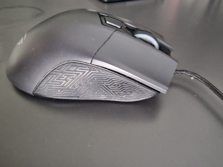 Rato Asus ROG Gladius II