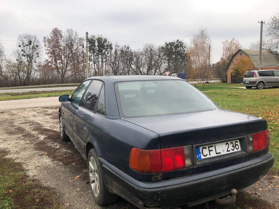 Audi 100 2.3 газ/бензин на полном ходу, технически в неплохом состояни