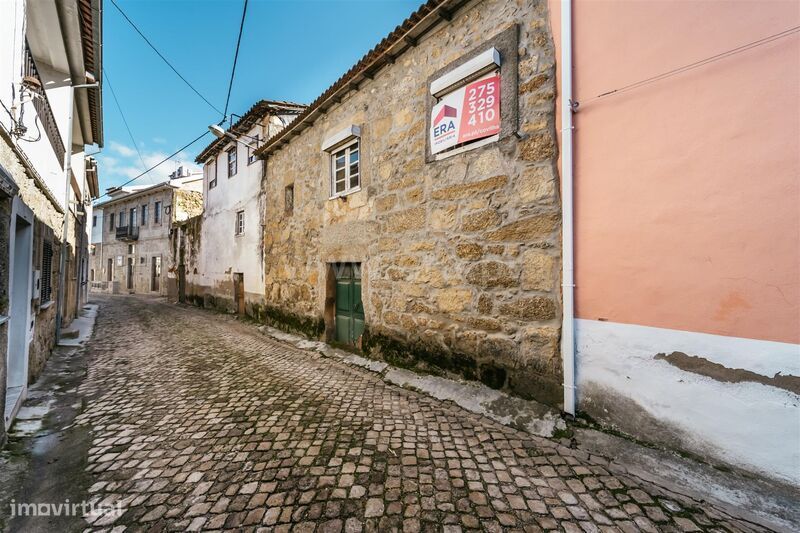 Moradia em Banda T2 / Covilhã, Ferro