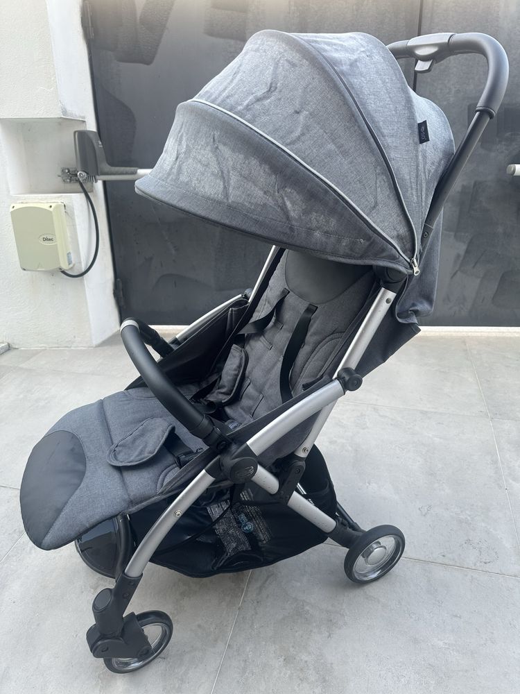 Carrinho passeio Chicco Goody cinza