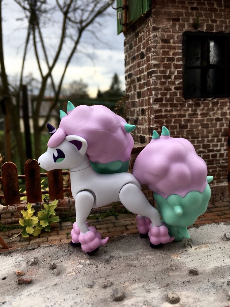 Figurka „PONYTA Galarian” - figurki POKEMON