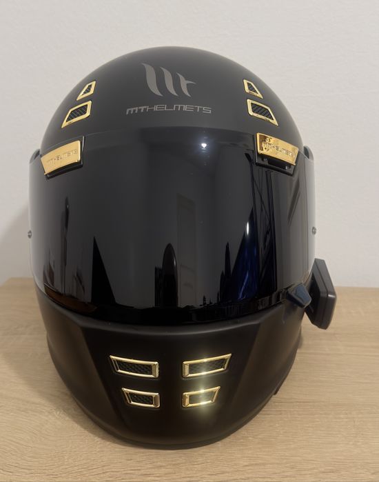 Capacete com intercomunicador