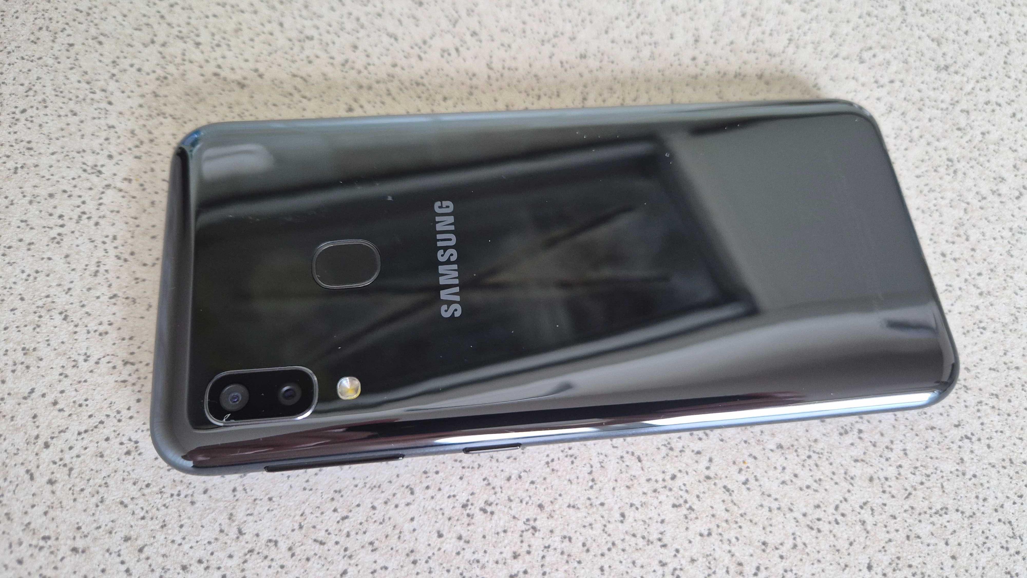 Samsung A20e SM-A202F/DS stan bardzo dobry