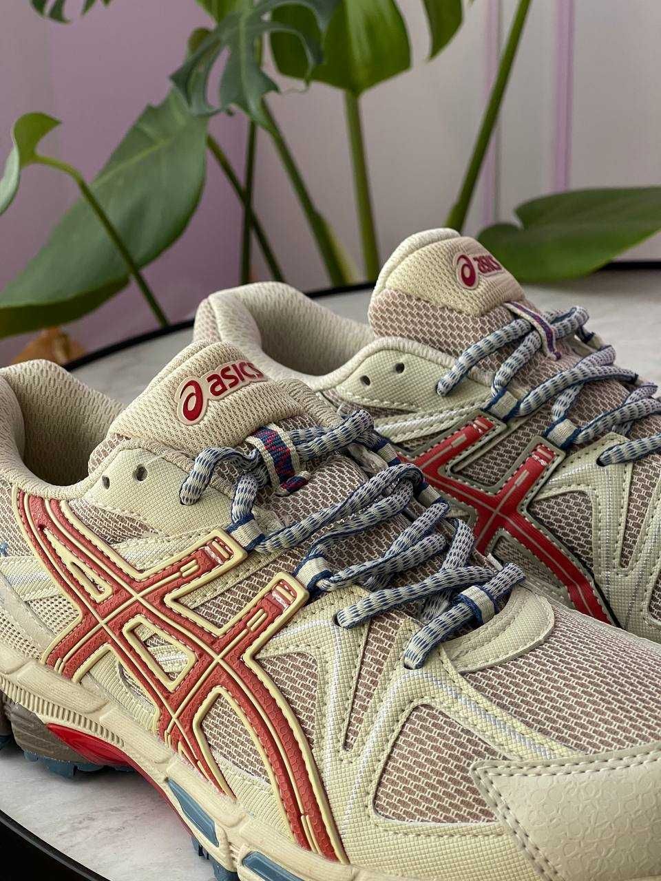 Чоловічі кросівки Asics Gel-Kahana 8 бежевий з червоним 1141 ХІТ