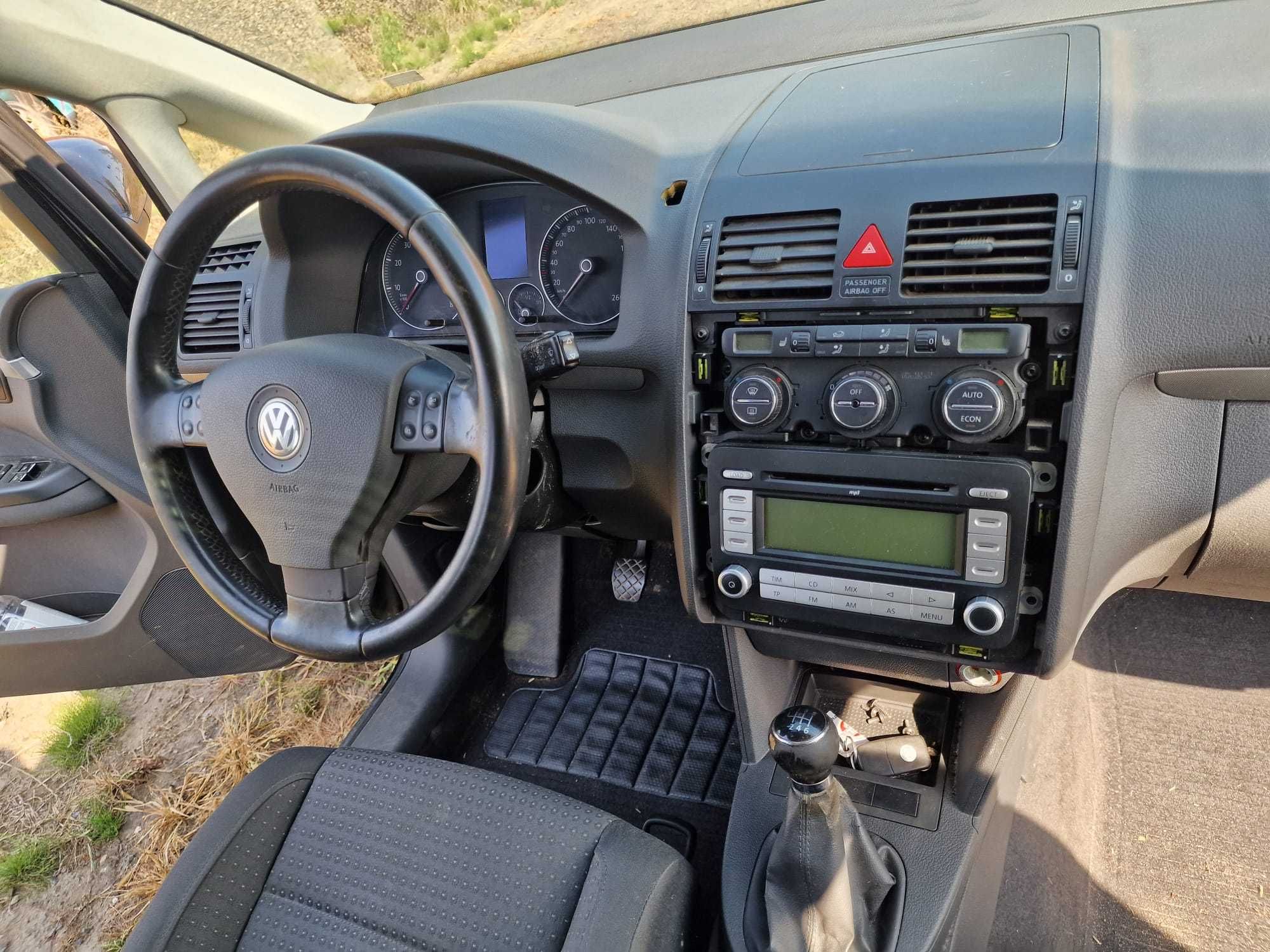 ćwiartka tył błotnik vw touran I 2.0 fsi BLX  lak L041