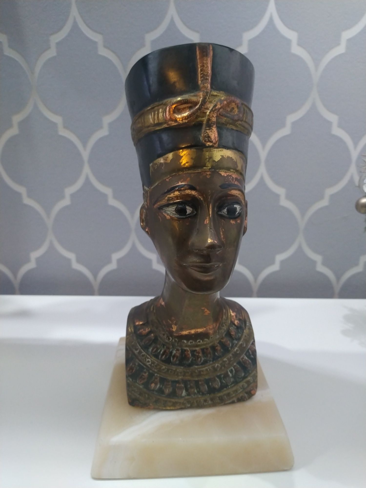 Egipska królowa nefertiti figurka