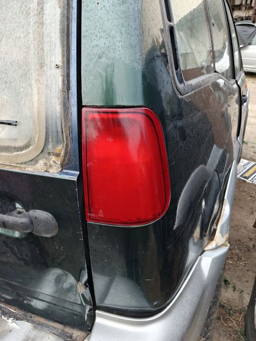 Farolim traseiro direito Nissan Terrano II