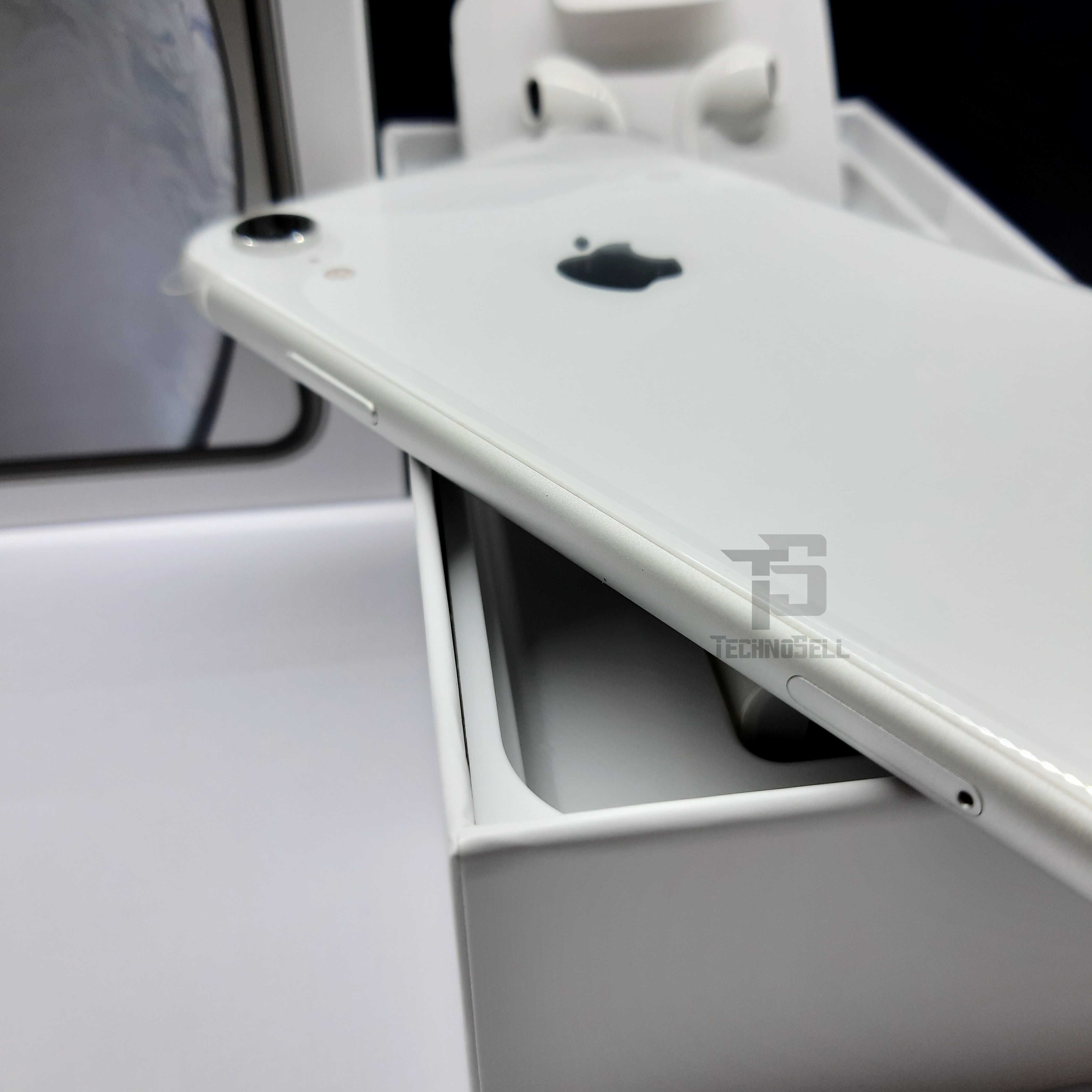 iPhone XR White  64гб Гарантия Айфон