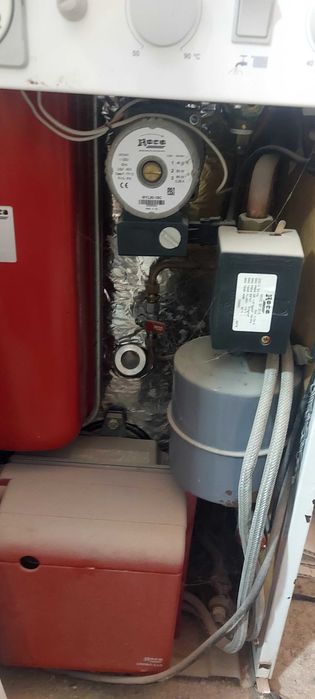 Caldeira a gasoleo com 6 aquecedores de 9,10,(3×12),20 elementos