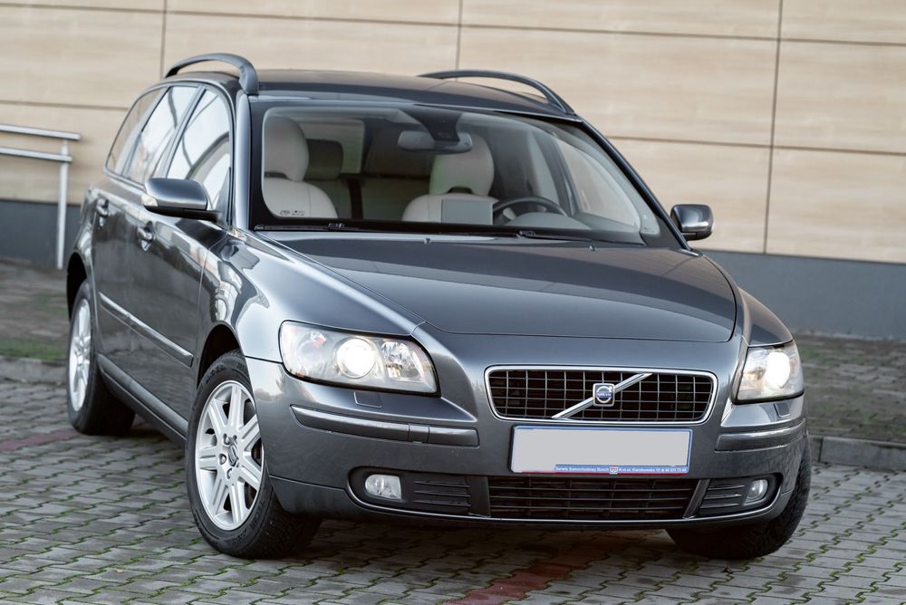 Volvo V50 2.5T 220KM AWD Xenon Nav Hifi Sound Grz. Fot Skóra Tempomat