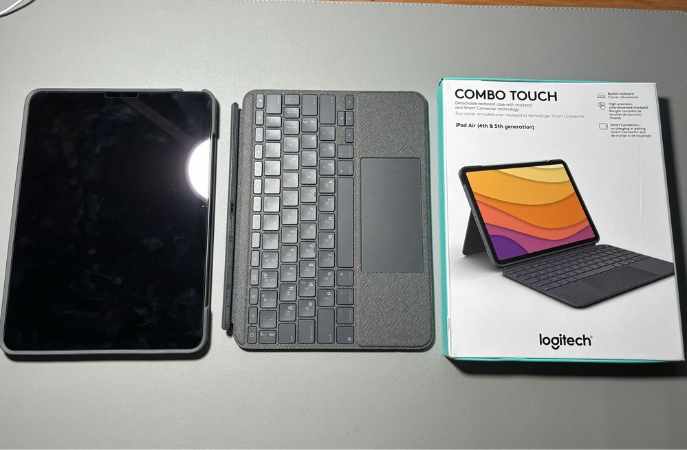 Logitech Combo Touch для Ipad Air 4/5