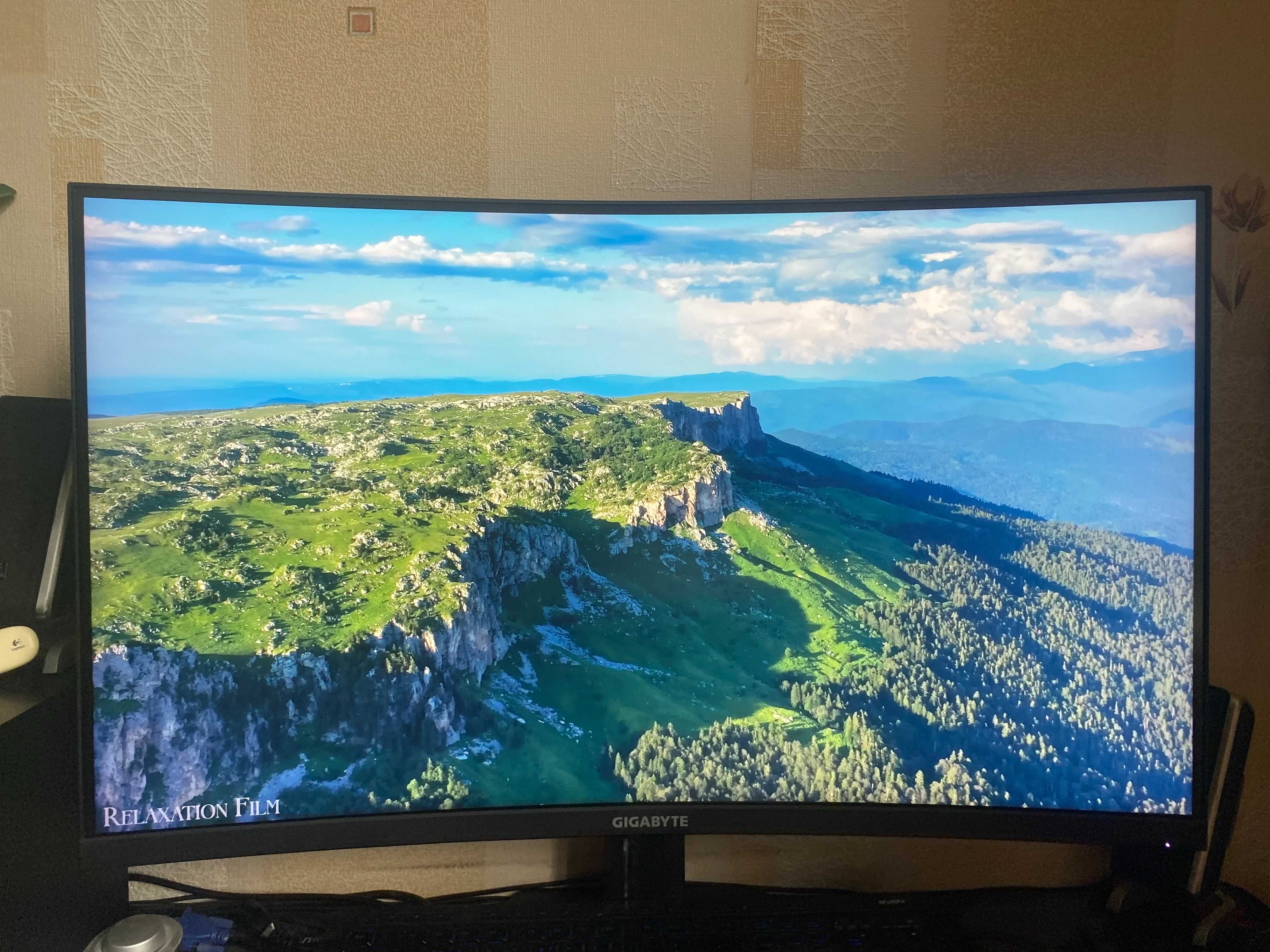 Ігровий монітор GIGABYTE M32UC  (4K, HDR, 144Hz) 32 дюйми