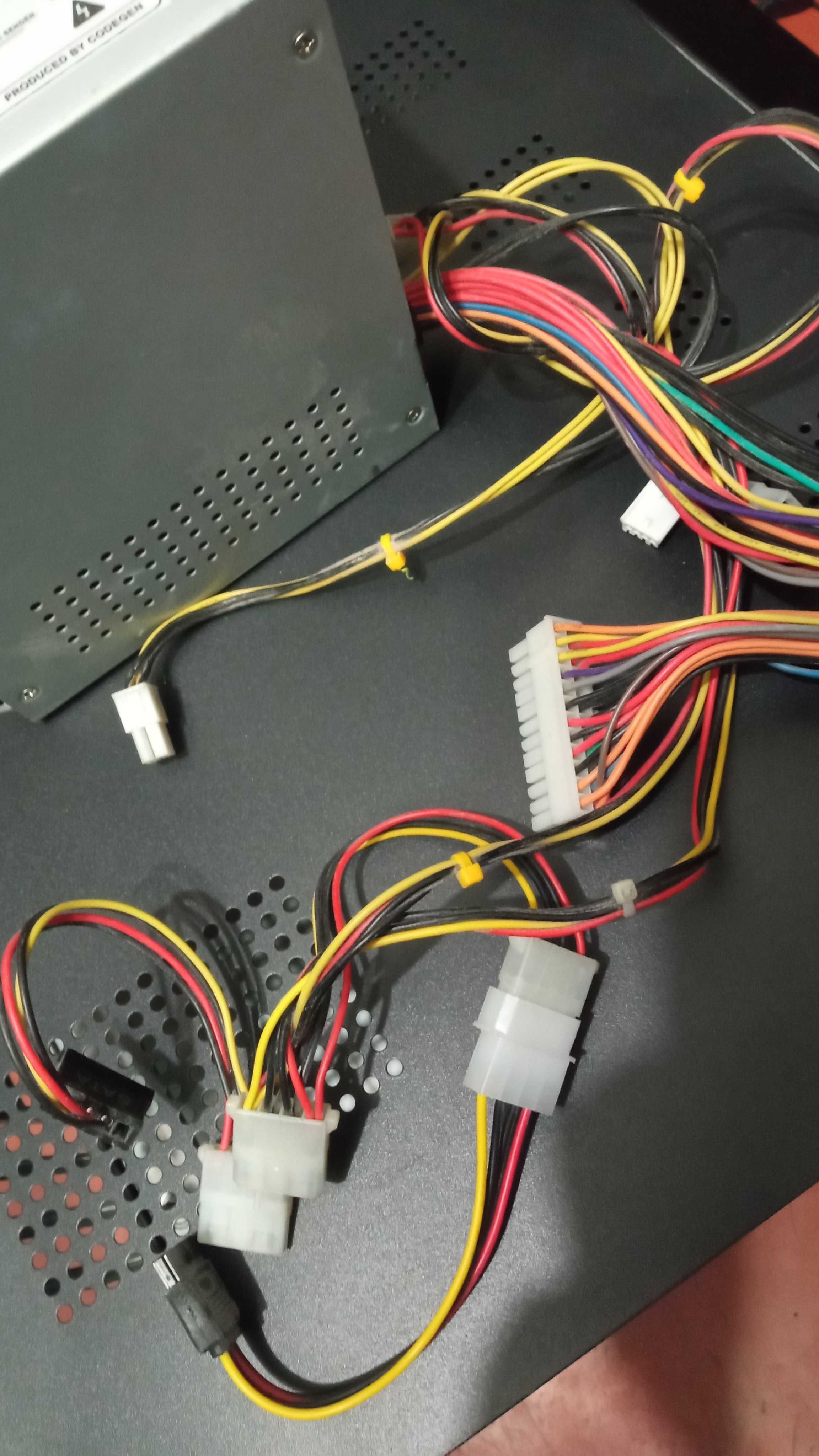 Блок питания QURI 400W, ATX