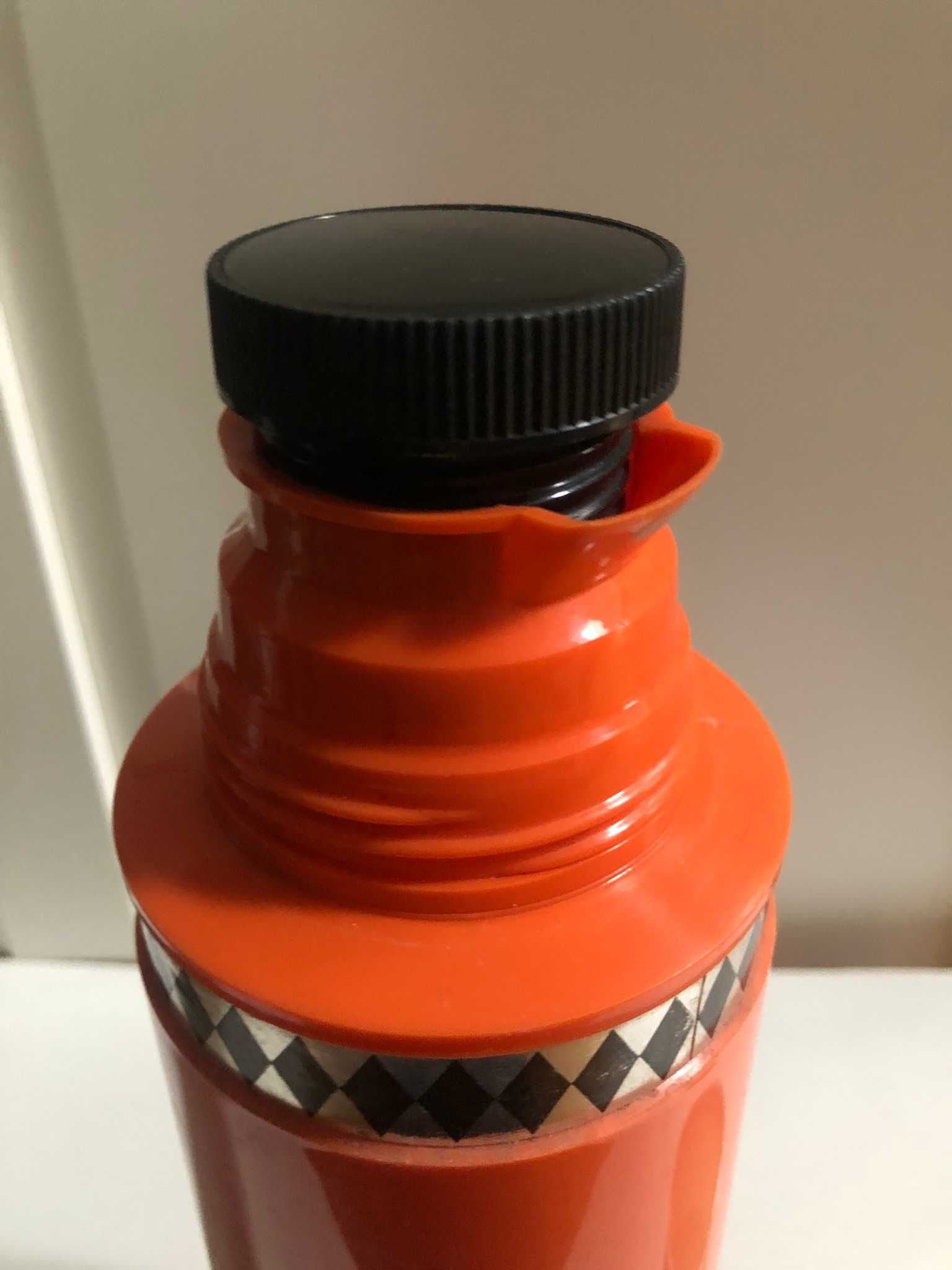 Pomarańczowy termos Prl do napojów plastik szkło retro vintage