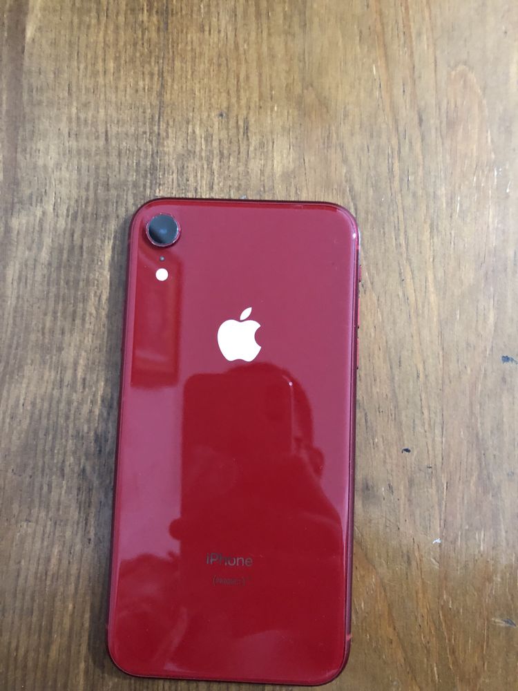 Iphone XR 128G vermelho