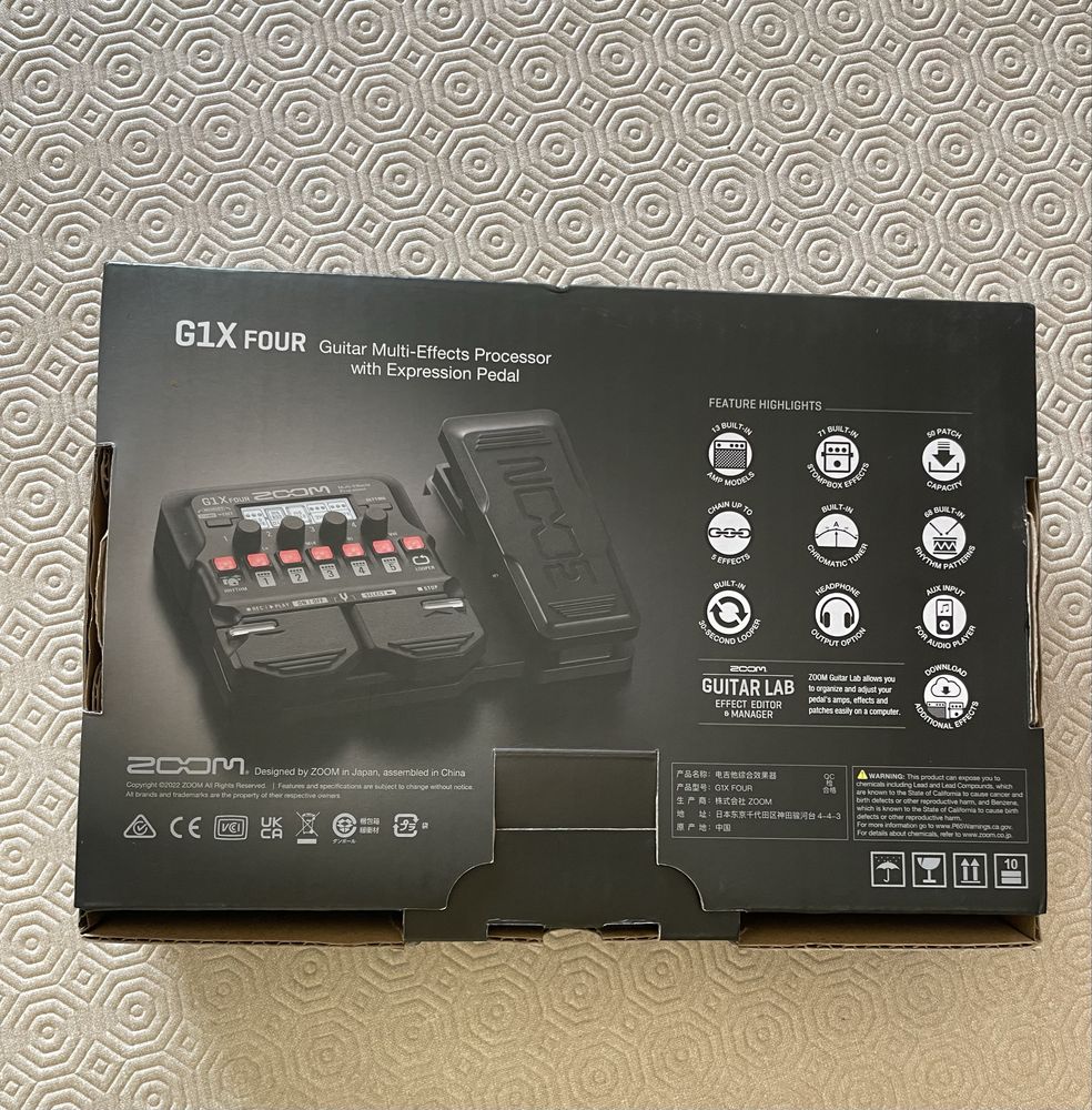 Zoom G1X Four+Pedal efeitos (como novo)