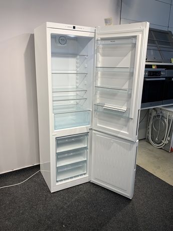 2 м Холодильник Miele KFN 29133 W A+++