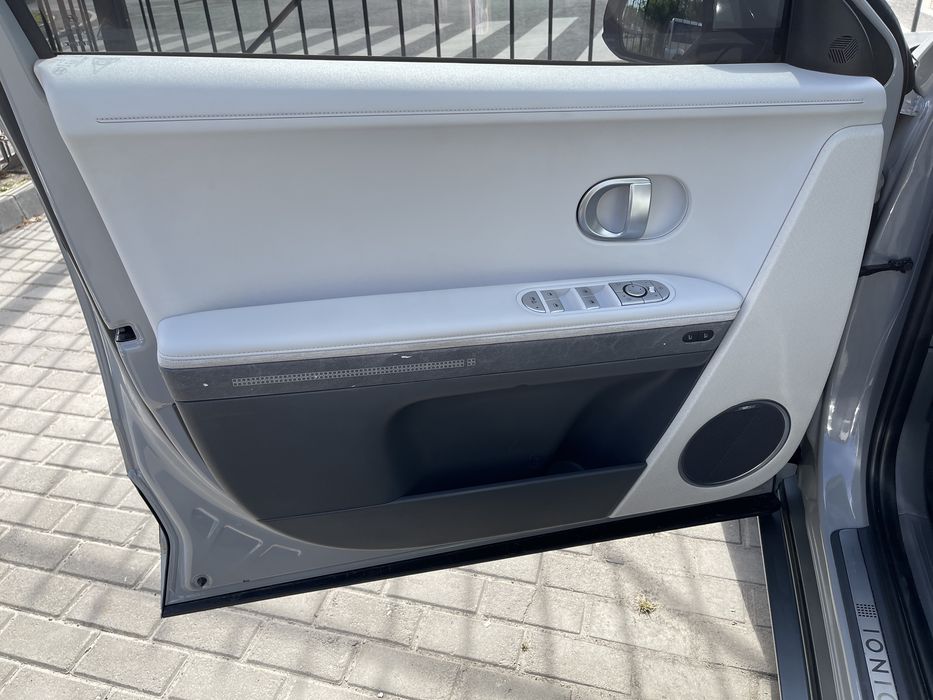 Карта дверей ліва Ioniq 5 Limited bose та запчастини з карти іонік