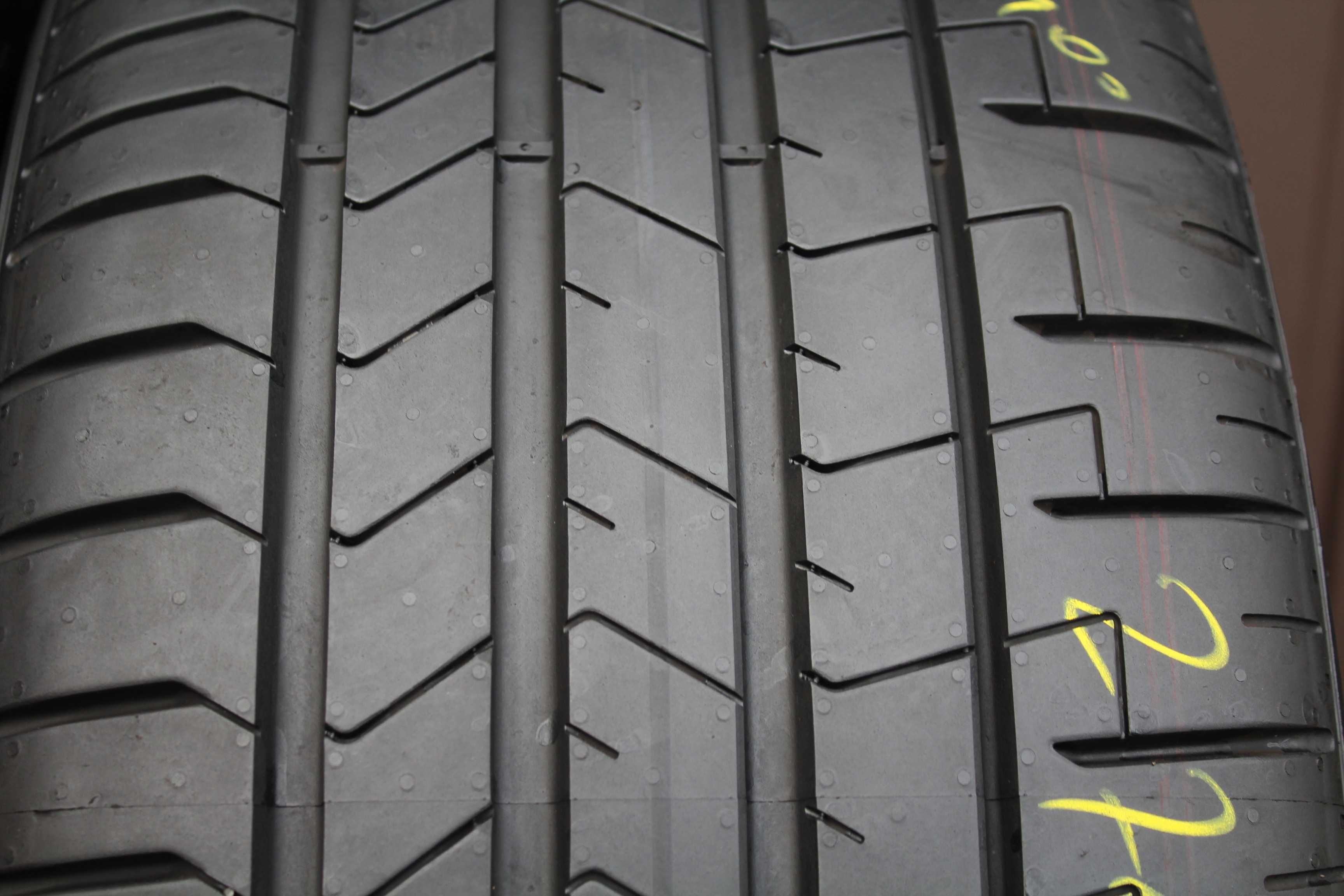 275 40 R20 Pirelli P ZERO TM