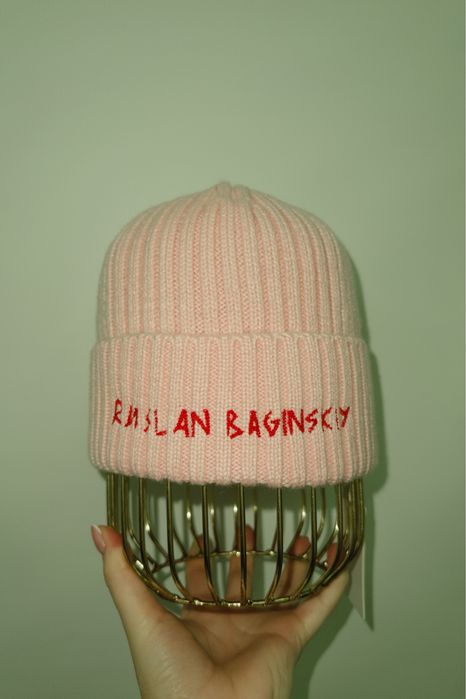 Шапка Ruslan baginskiy Monogram-embroidered Wool Beanie тренд 2025