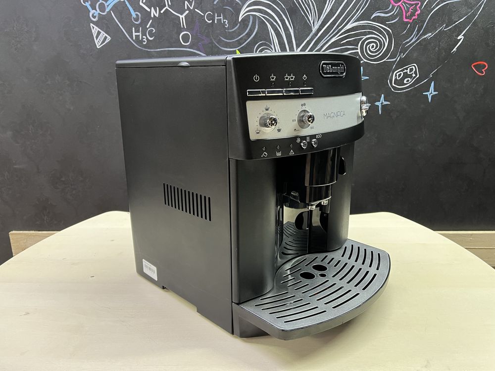 Кавомашина Delonghi Magnifica хороша надійна з гарантією кофеварка