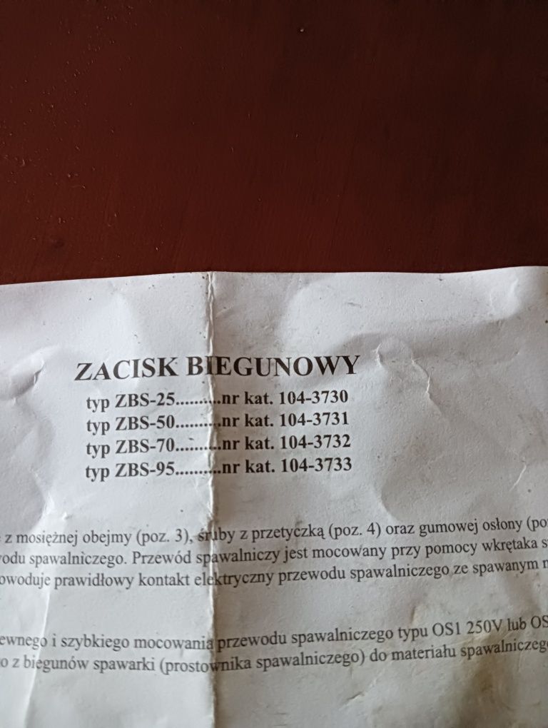 Zacisk biegunowy.