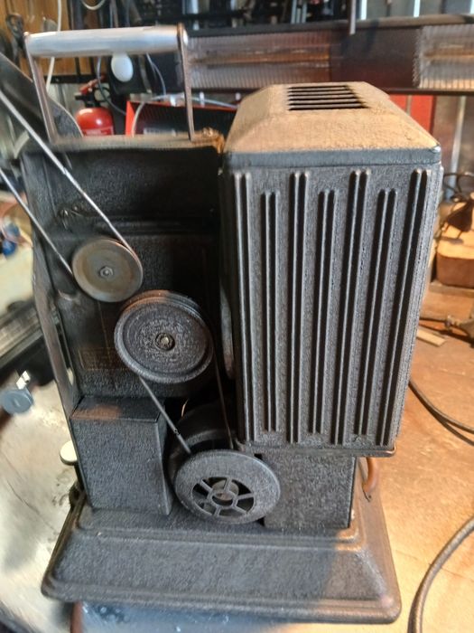 projektor do filmow 16 mm antyk