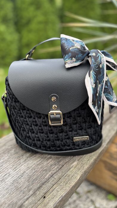 Torebka wykonana na szydełku