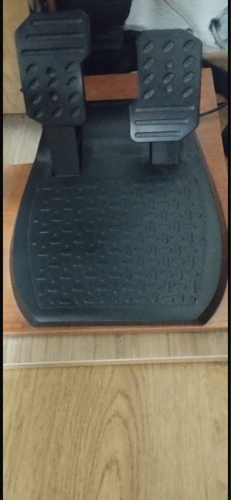 Volante thrustmaster t150rs