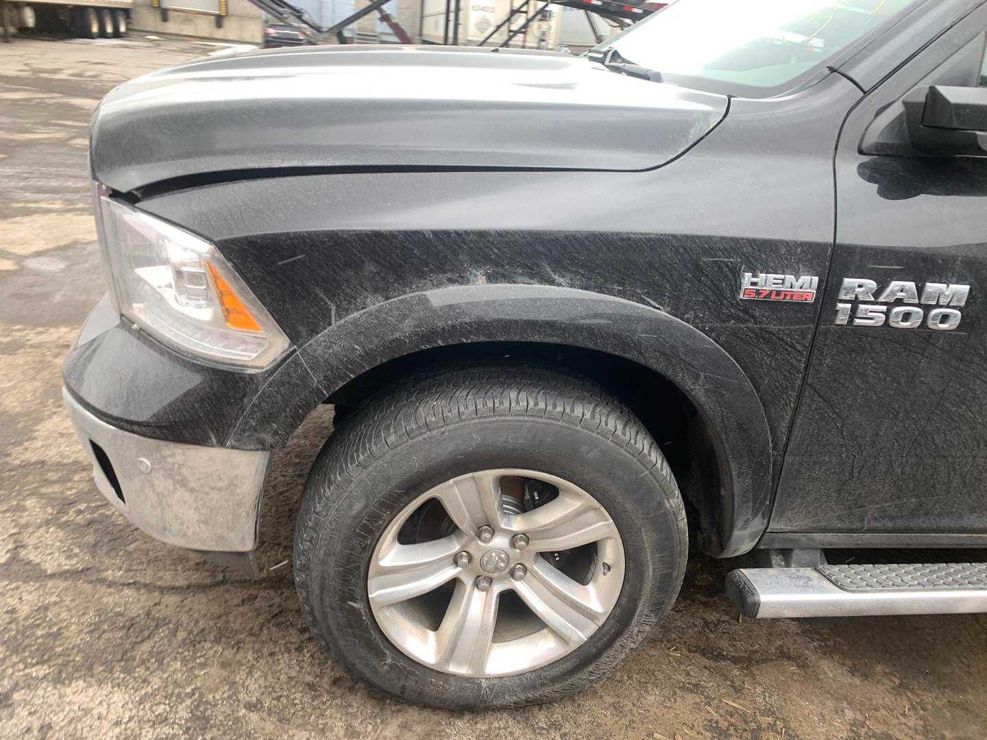 Dodge Ram 1500 IV gen, Błotnik przód .oryginał lewy prawy kol.PXR PAR