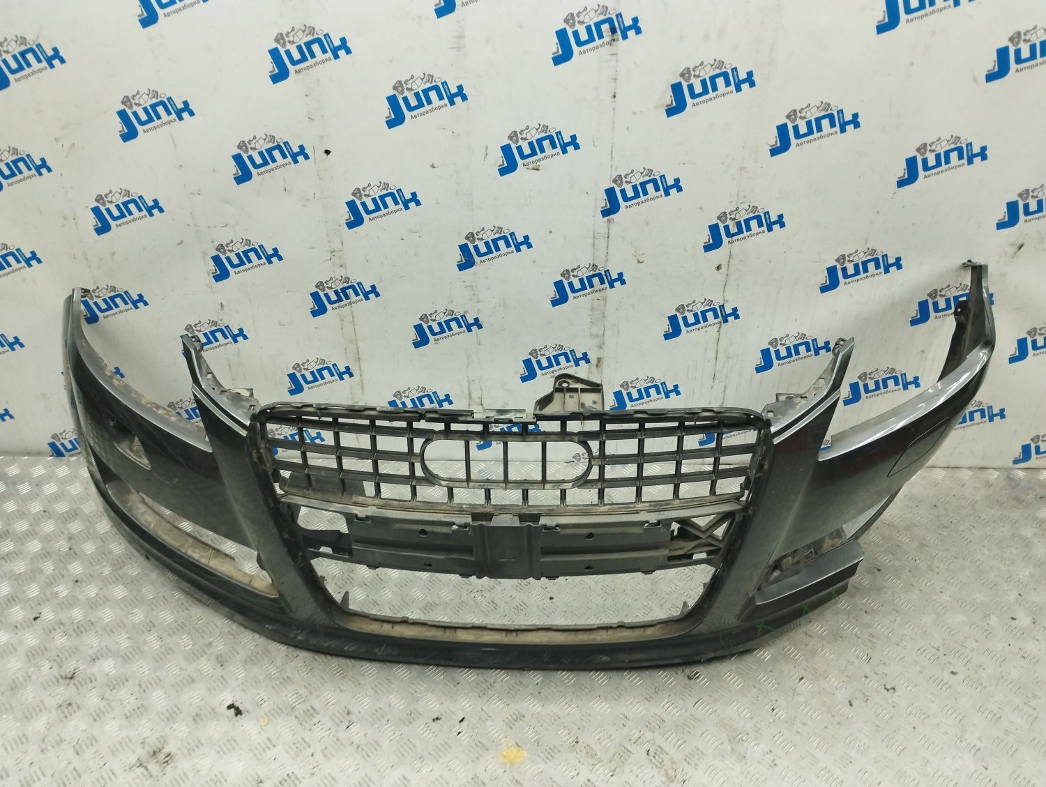 Бампер передний 4L0807105JGRU для Audi Q7 4L 2005-2015