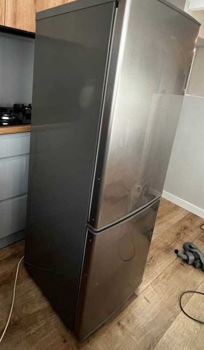 Lodówka Amica wys 150 cm