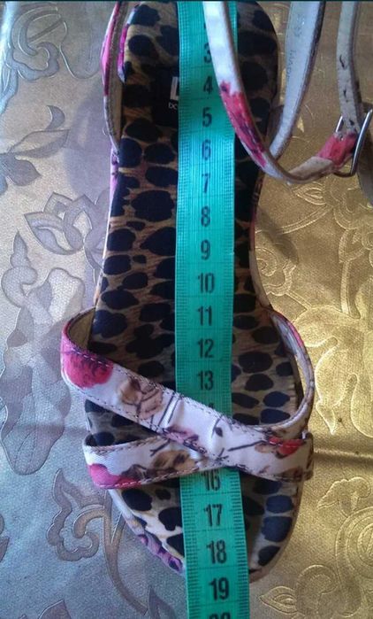 Взуття жіноче D&G.