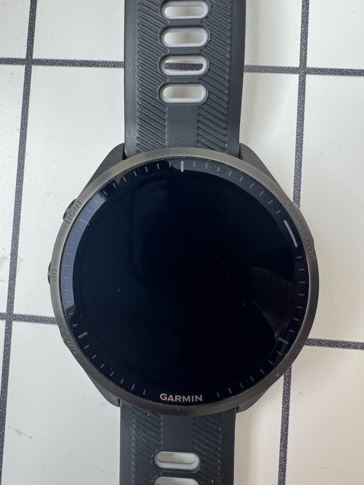 Garmin Forerunner Amoled 965 Preto - Preço 475€ (PVP 649,99€)