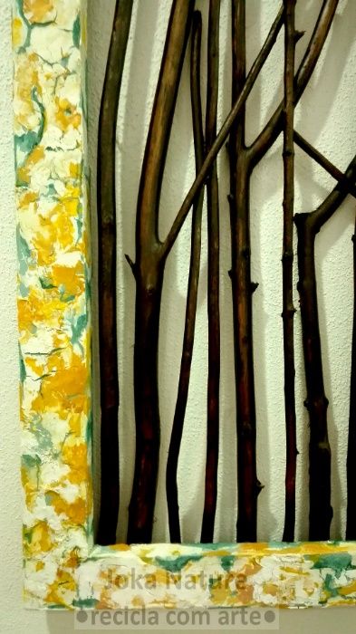 Peça única 100% artesanal em madeira rústica reciclada (84x51cm).NOVA