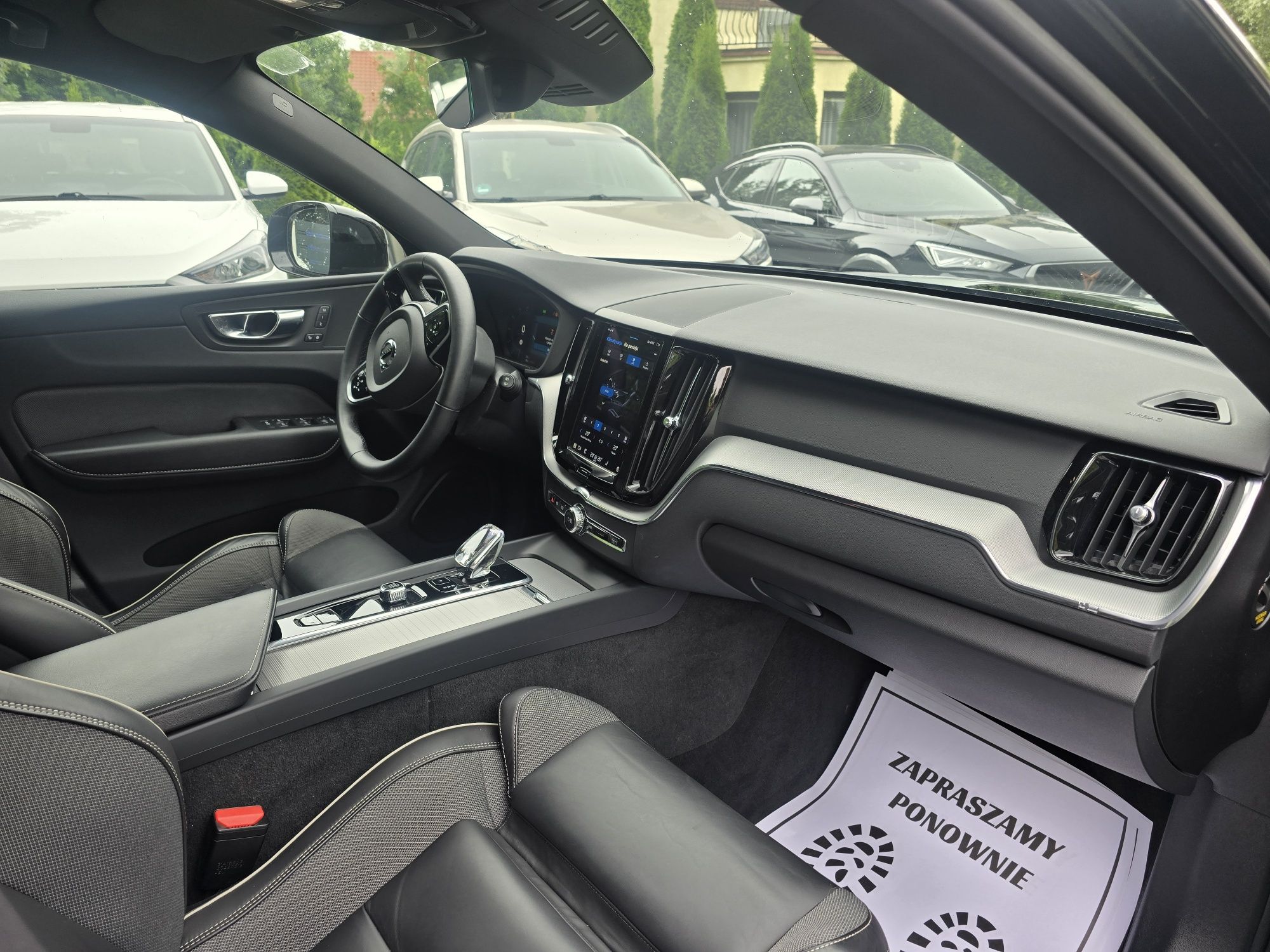 Volvo XC 60 B4 2023r R-DESIGN DARK PLUS kamera navi radar Z NIEMIEC