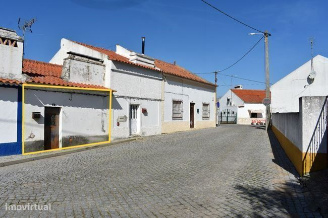 Moradia T1 com  terreno em Avis